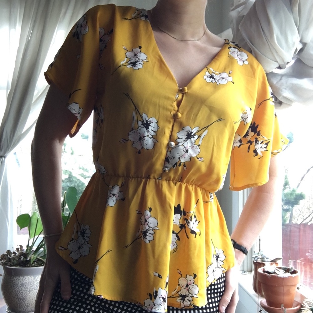 Flowy Yellow Floral Top With Sleeves